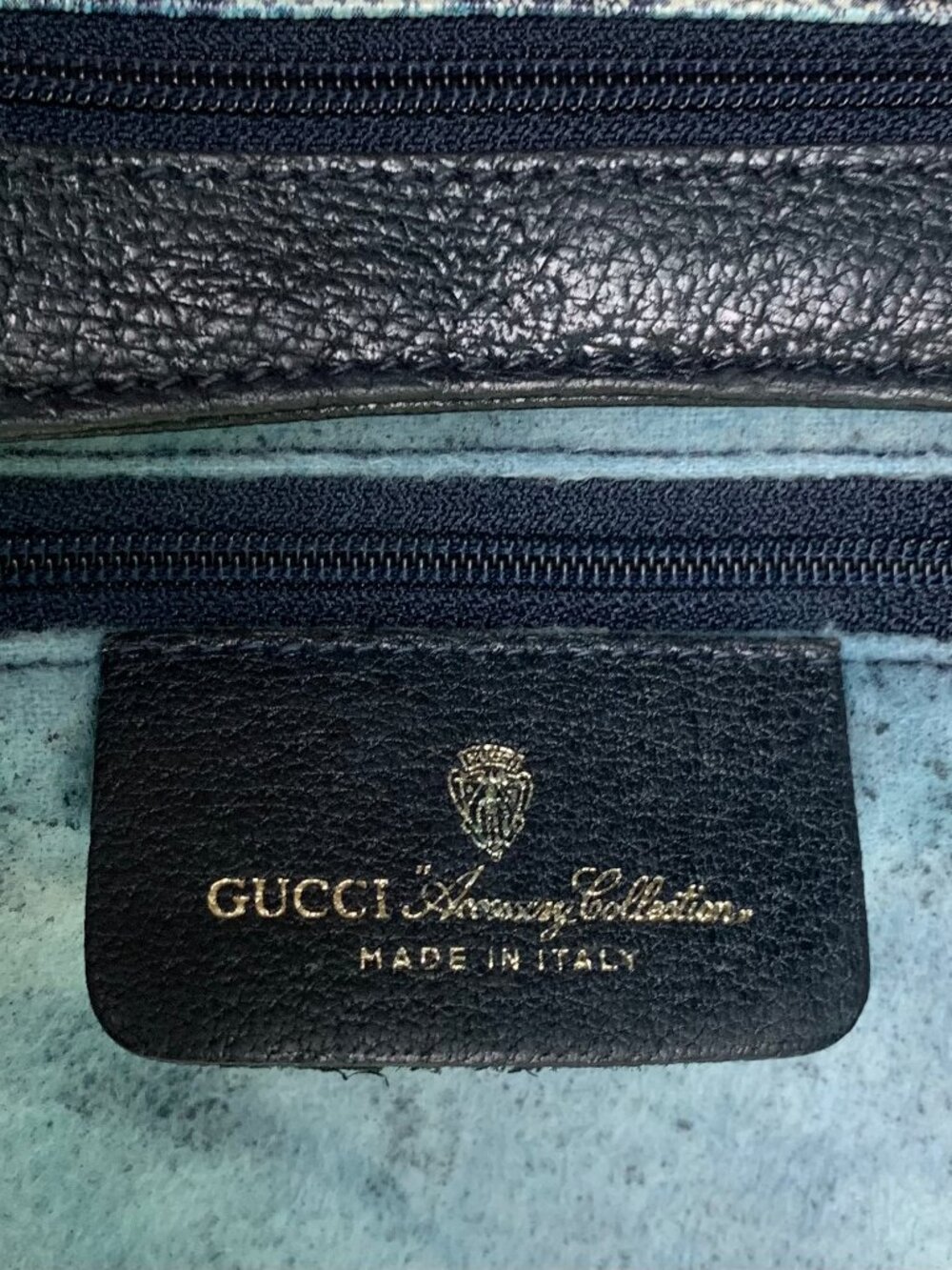 Vintage Gucci Navy GG supreme canvas crossbody bag - Picture 6 of 14